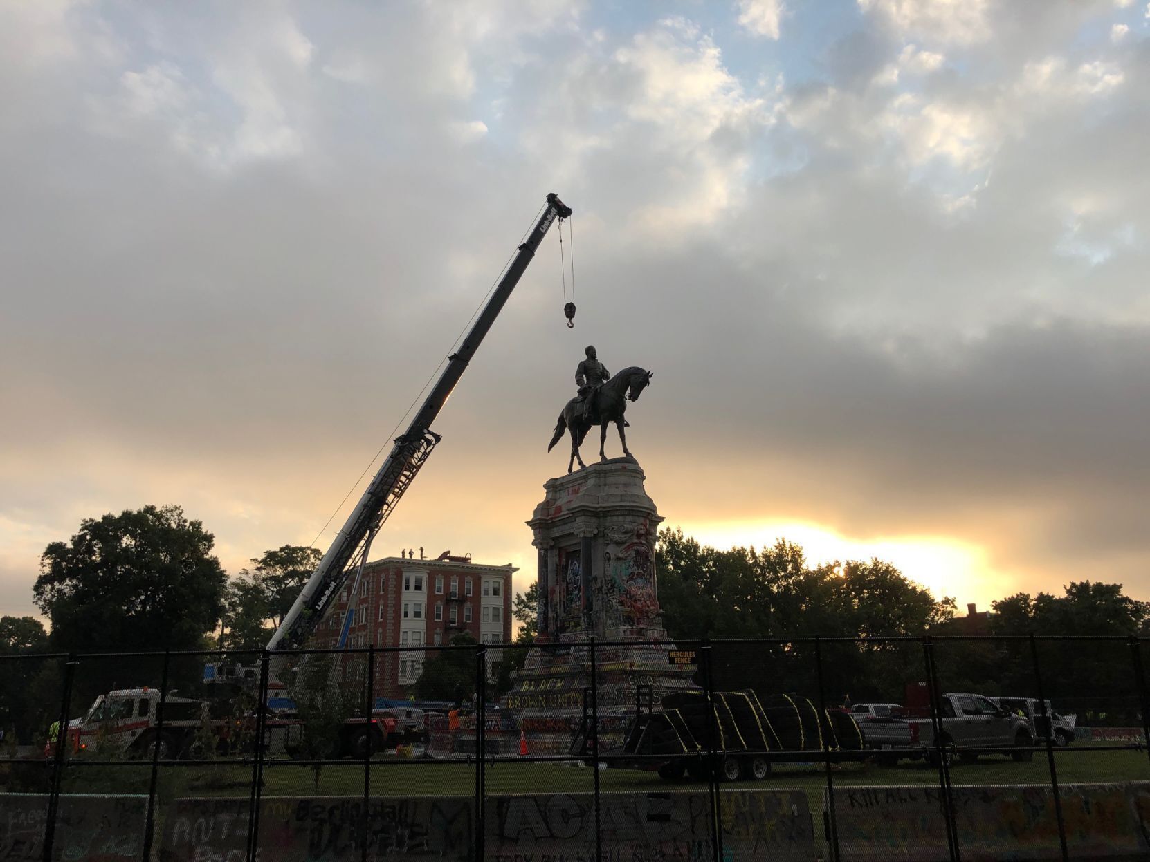 LEE STATUE